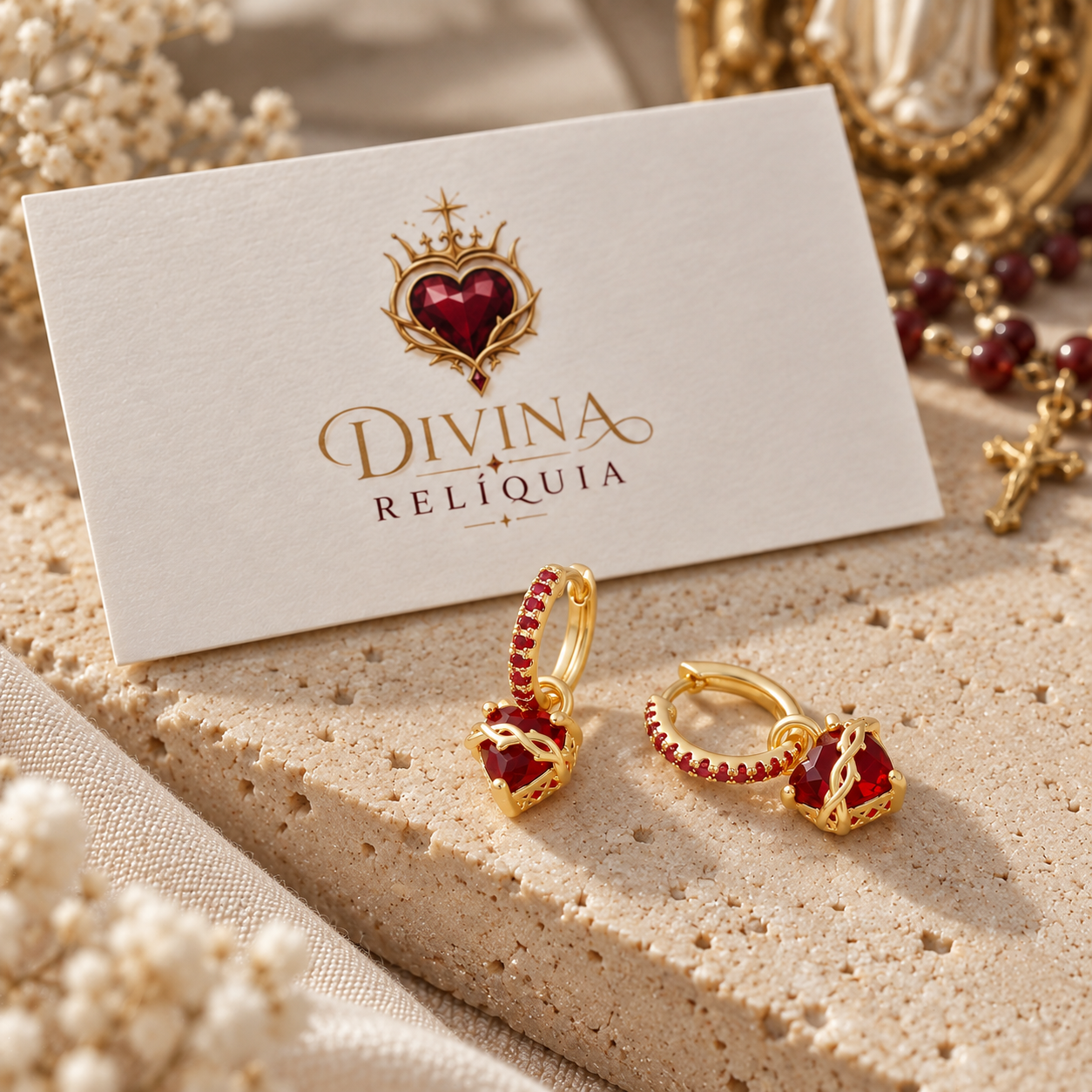 Brinco Sagrado Coração de Jesus Mini - Divina Relíquia - Colar feminino dourado com significado Divina Relíquia